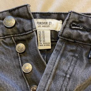 Forever 21 black distressed cuffed shorts W25